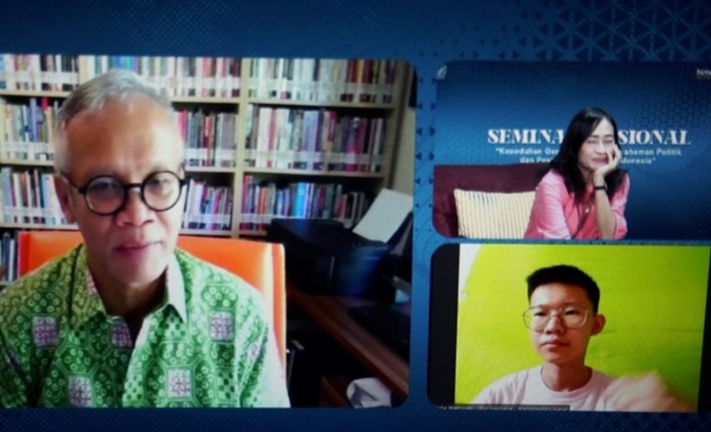 Himakom Unisri Menggelar Seminar Nasional Online Bertemakan Komunikasi Politik Melalui Zoom Meeting